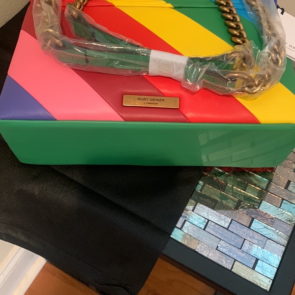 Kurt Geiger Rainbow Shop Kensington Leather Crossbody Bag - Picture 10 of 16